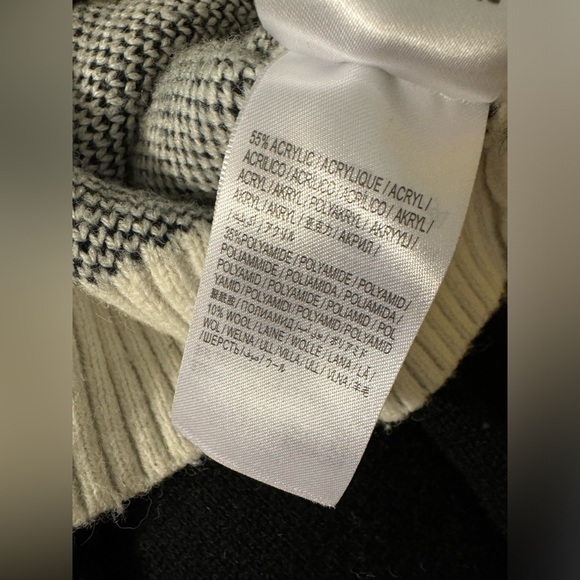 Farm Rio🩷 Smiley Collaboration Sweater Size Large - Picture 11 of 13